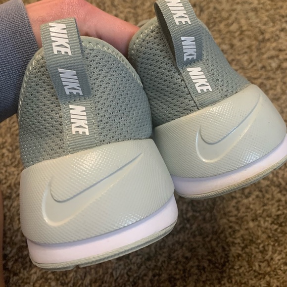 Nike sneakers - Picture 2 of 3